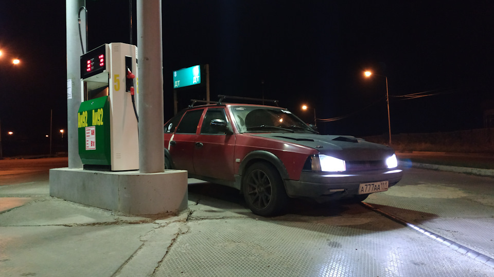 Москвич 2141 Вишневый, ДВС 1.8.