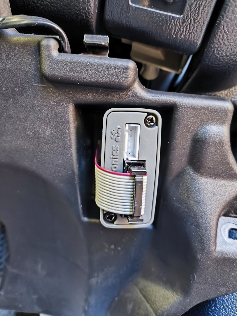 И подключаю питание Мультитроникса — Toyota Prius Plug-in Hybrid (2G)