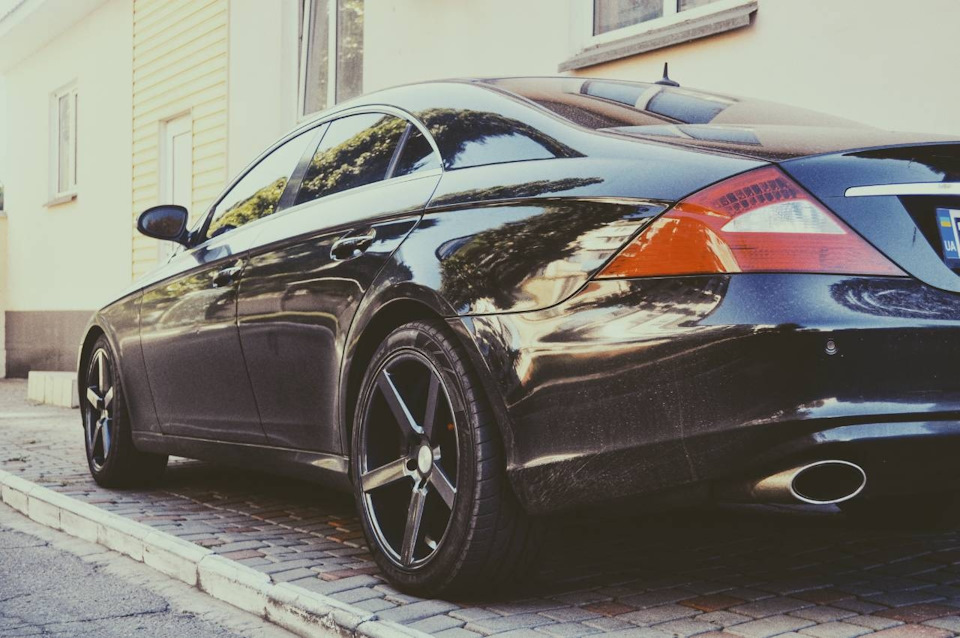 Фото в бортжурнале Mercedes-Benz CLS (W219)