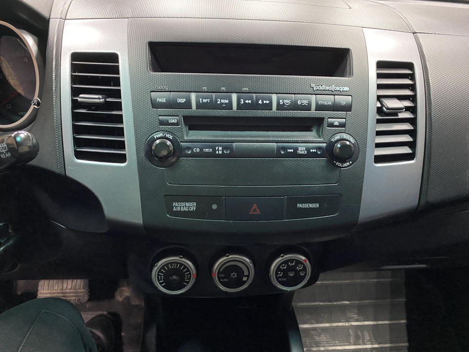 Фото в бортжурнале Mitsubishi Outlander XL