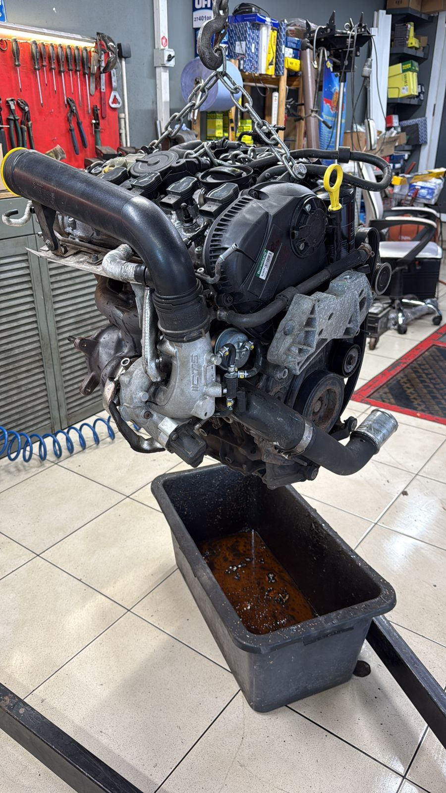 Фото в бортжурнале Volkswagen Tiguan (1G). Запчасти на фото: 2740100
