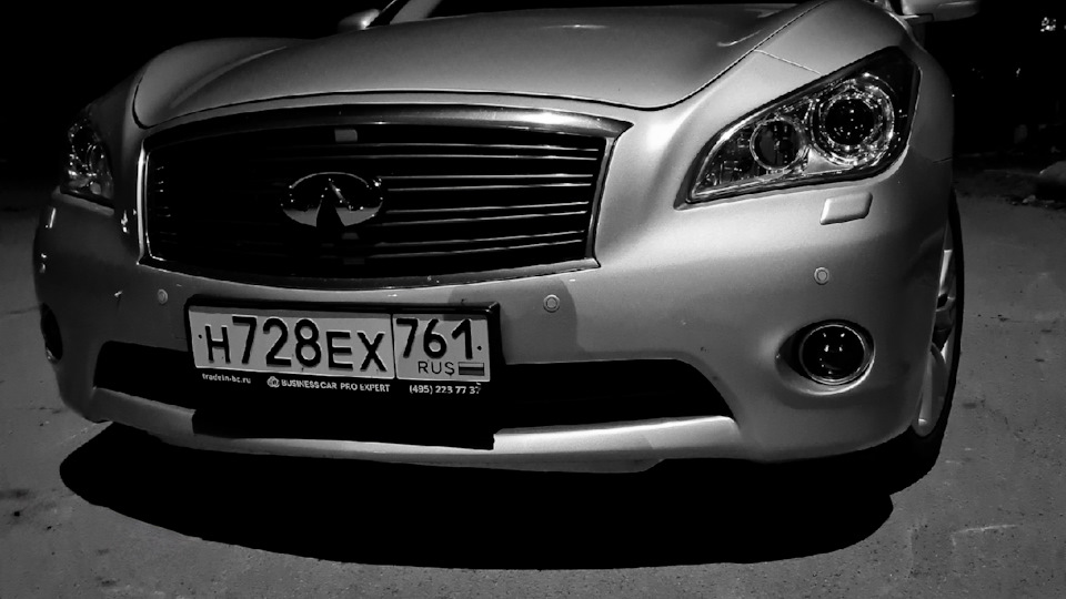 Infiniti M