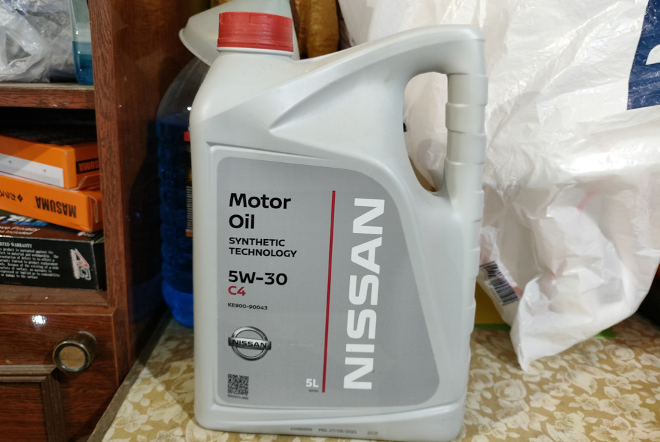 Масло из запасов, ещё ЕU. — Nissan Murano III. Found on photo: KE90090043