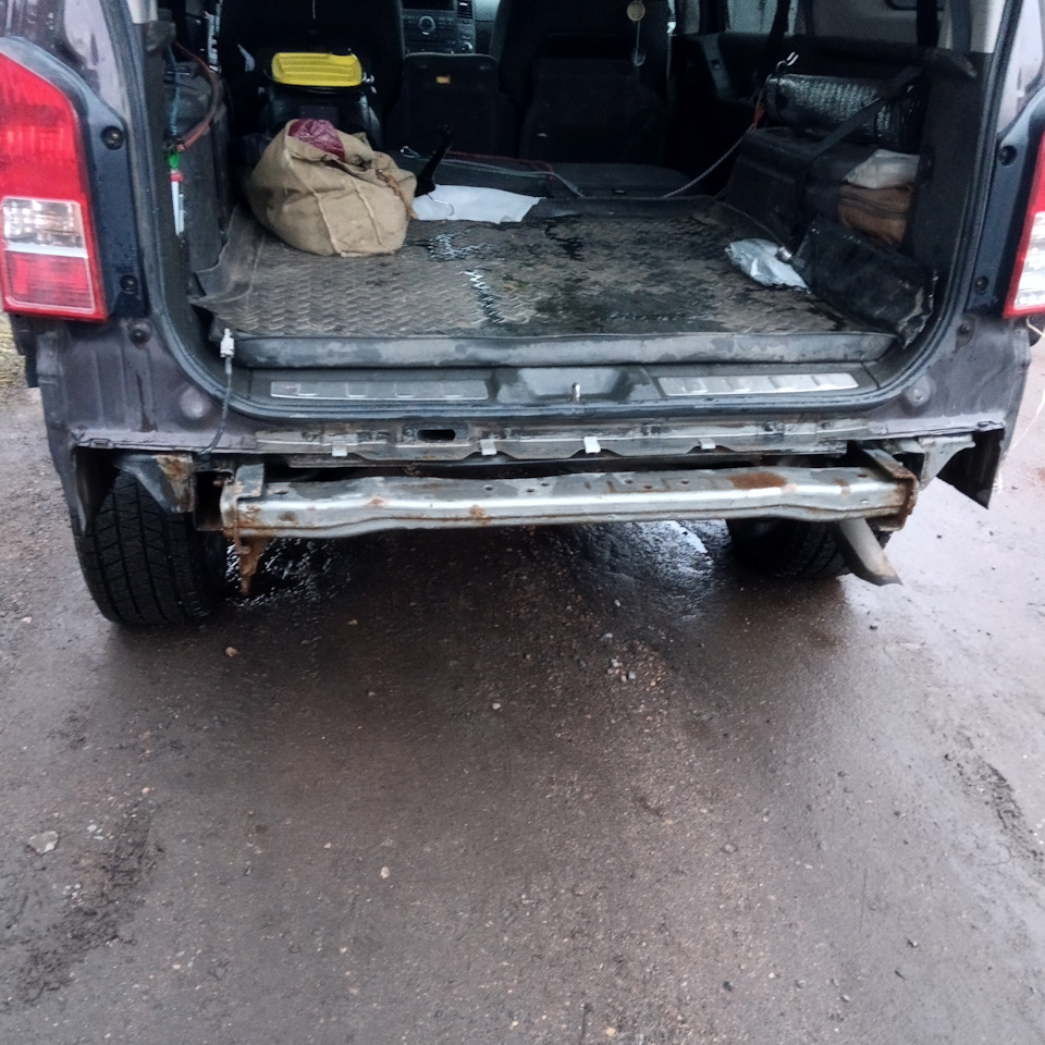 Photo from the logbook Nissan Pathfinder (3G)