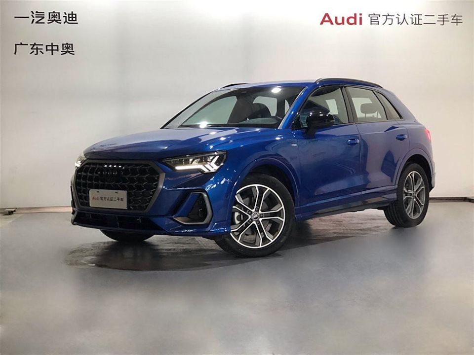 Вожделенный жир — 45 TFSI quattro luxury с допами Спереди машину можно узнать по матричным фарам — Audi Q3 (2G)