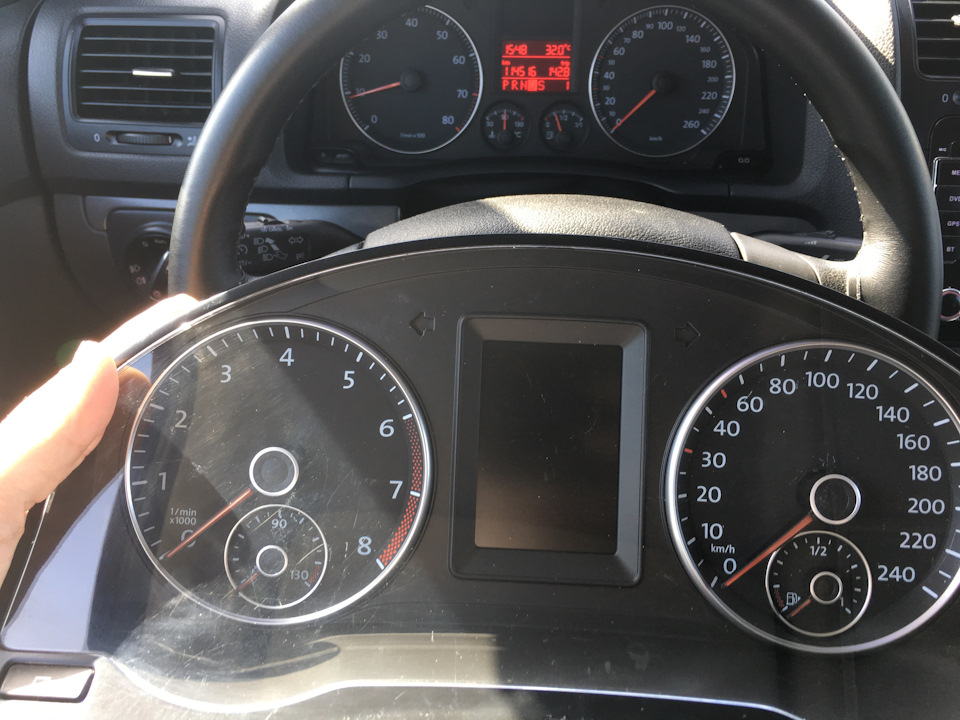 5M0920870D — Volkswagen Jetta V. Запчасти на фото: 5M0920870D