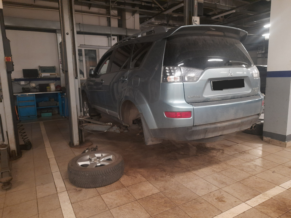 Фото в бортжурнале Mitsubishi Outlander XL