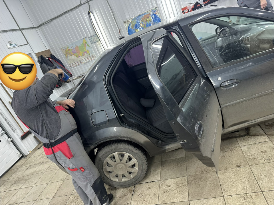Работа в полном разгаре — Renault Logan (1G)