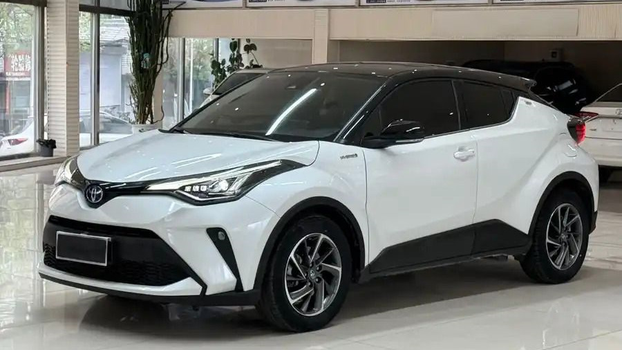 Toyota C-HR Hybrid Злой шарик