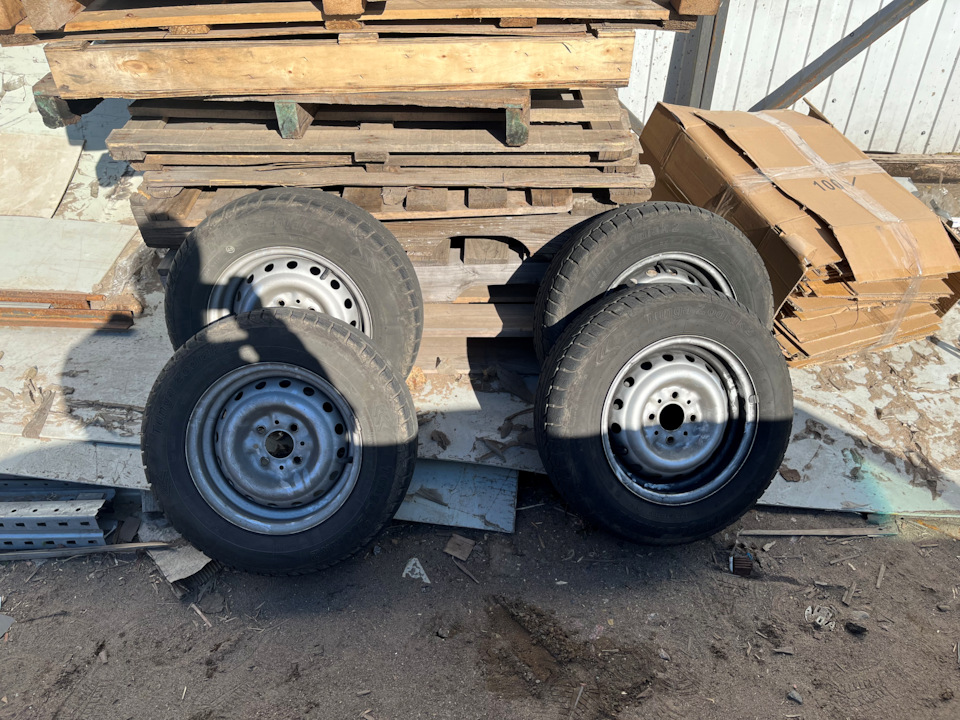 Вот и эта гадость. — Lada 21043