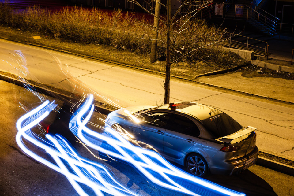 Первая версия фотографии на заставке. Лексус парковался… — Mitsubishi Lancer X