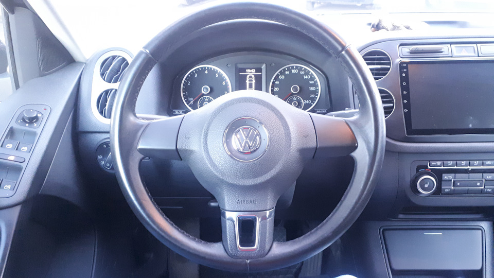 Старый руль — Volkswagen Tiguan (1G)