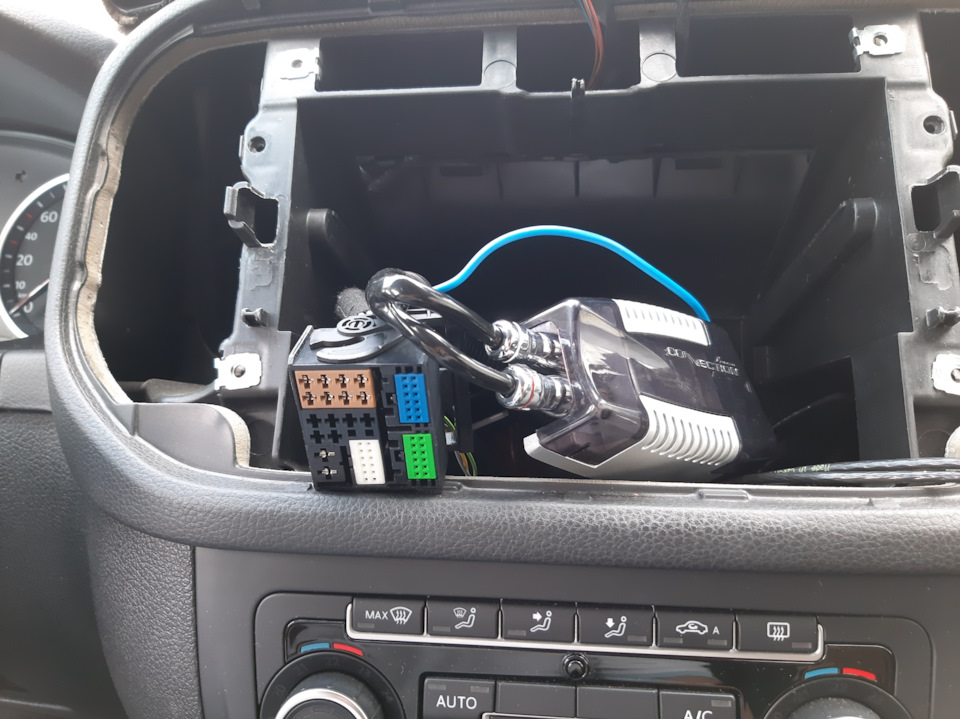 В процессе установки — Volkswagen Tiguan (1G)