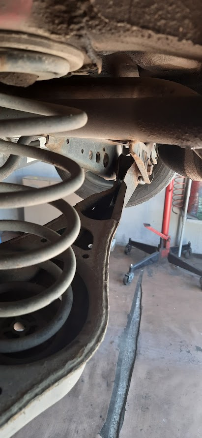 Замена заднего нижнего рычага и всех развальных болтов. — Volkswagen ...