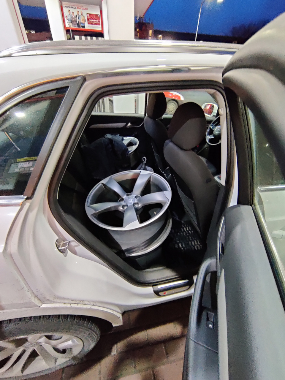 Фото в бортжурнале Audi Q3 (1G)