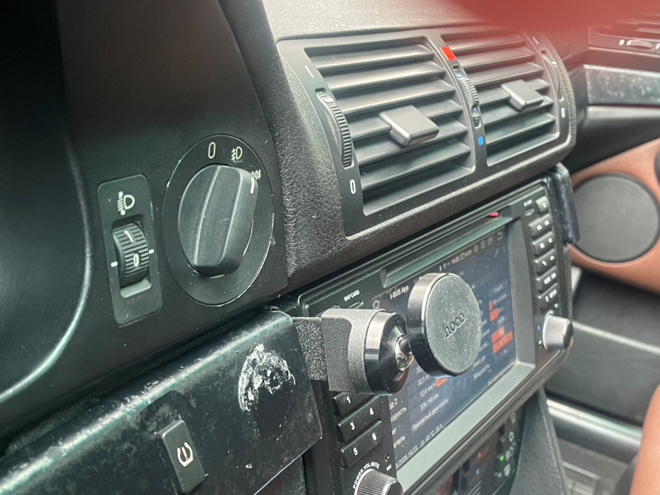 10 — BMW 5 series (E39)