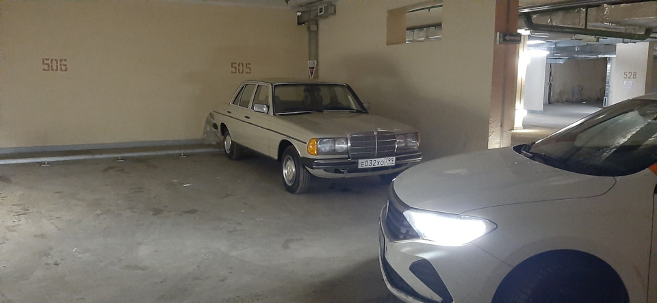 Фото в бортжурнале Mercedes-Benz W123