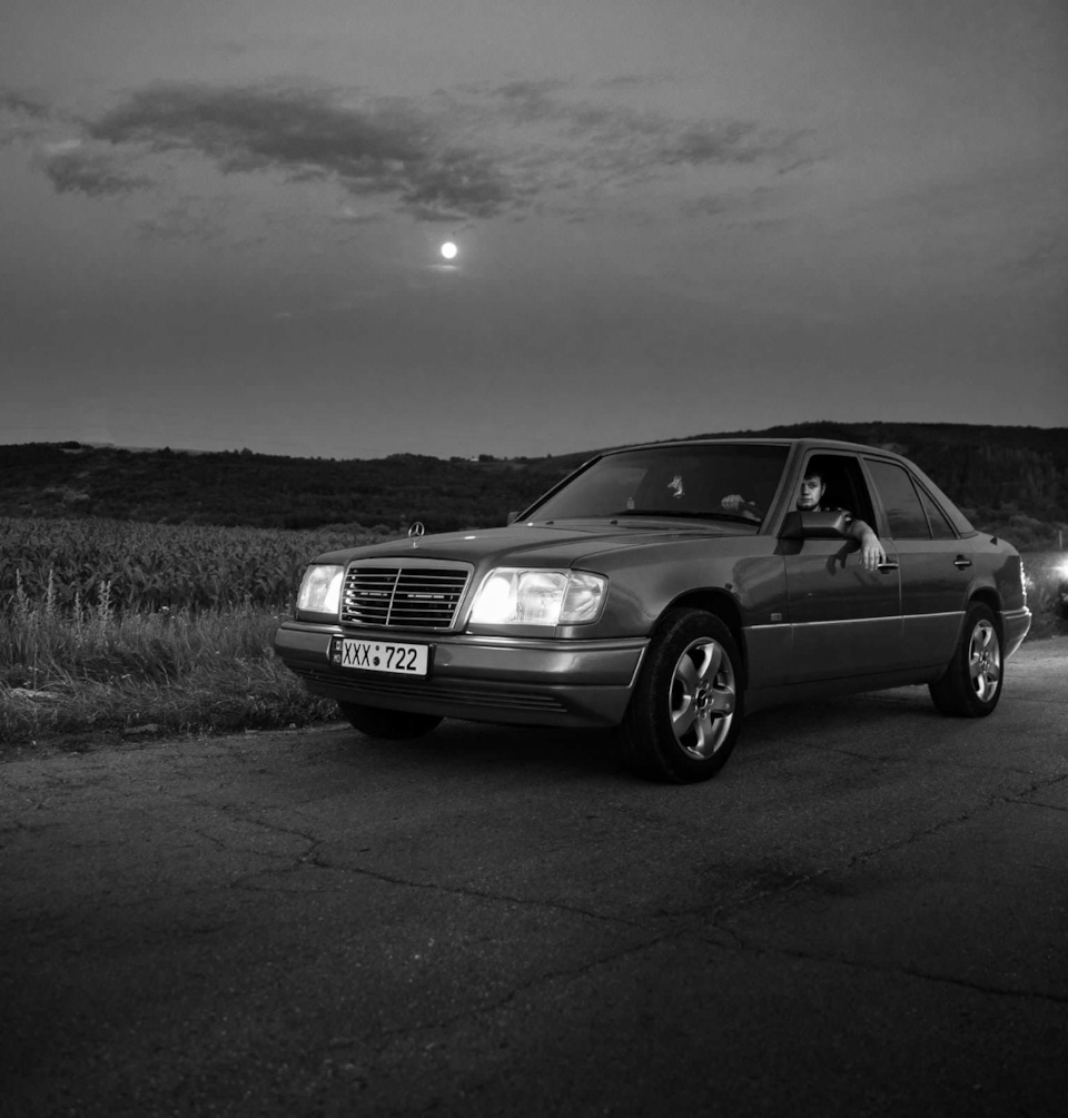 Фото в бортжурнале Mercedes-Benz E-Class (W124)