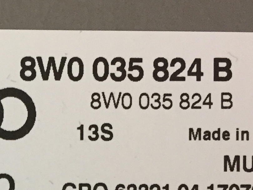 8W0 035 824 B — слегка улучшенная … самая дешёвая, самая хреновая голова. =) — Audi A4 (B9). Запчасти на фото: 8W0035824B