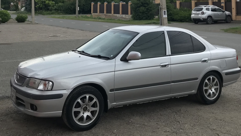 Nissan Sunny Sanchez
