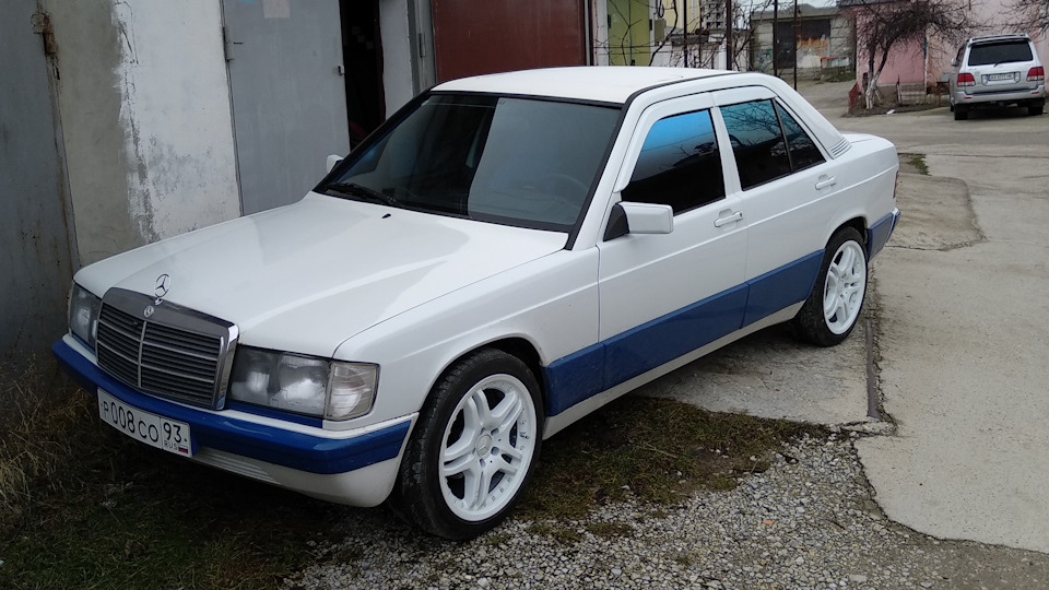 Mercedes-Benz 190 (W201)