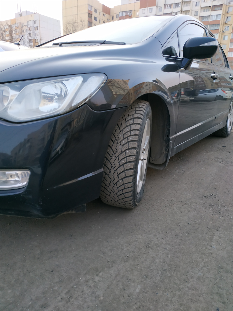 4 — Honda Civic 4D (8G)