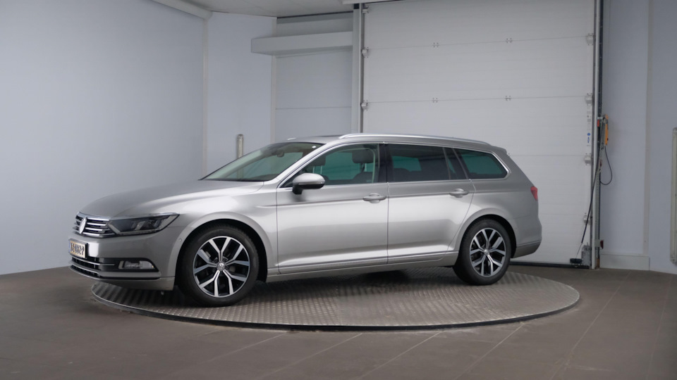Volkswagen Passat Variant 1.6 TDi DCXA DSG-7