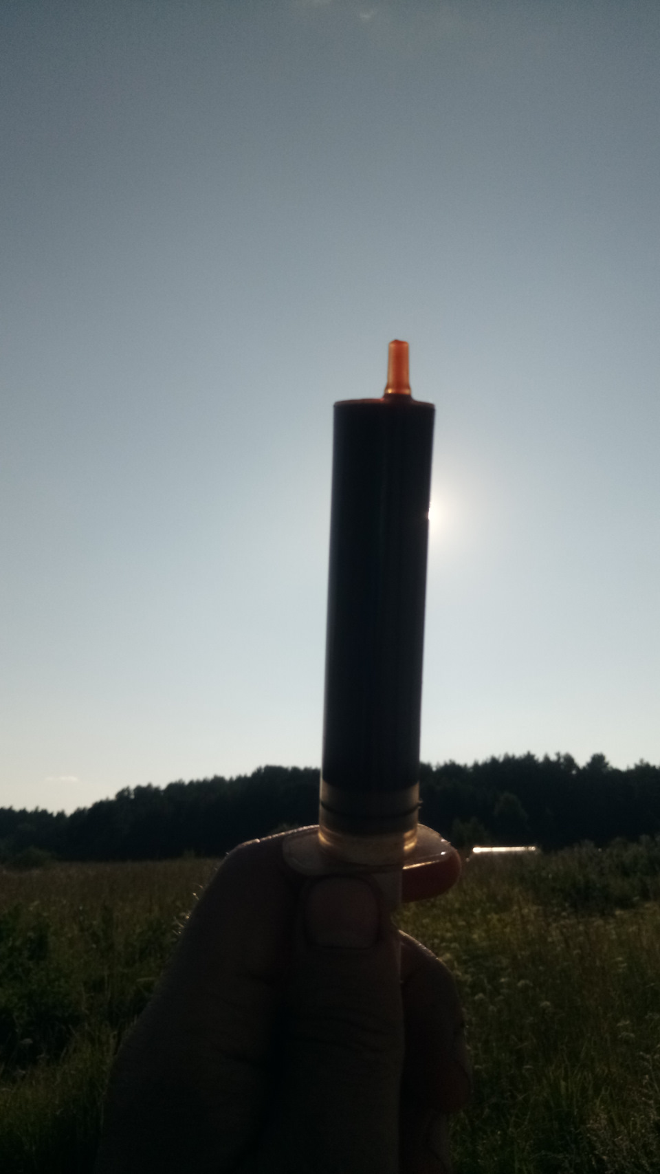 После сливаю это новое масло и смотрю его на просвет в шприце. Если кончик шприца ещё просвечивает, то сам шприц нет. Хотя масло не чёрное, а скорее серо-мутное. — УАЗ 3962