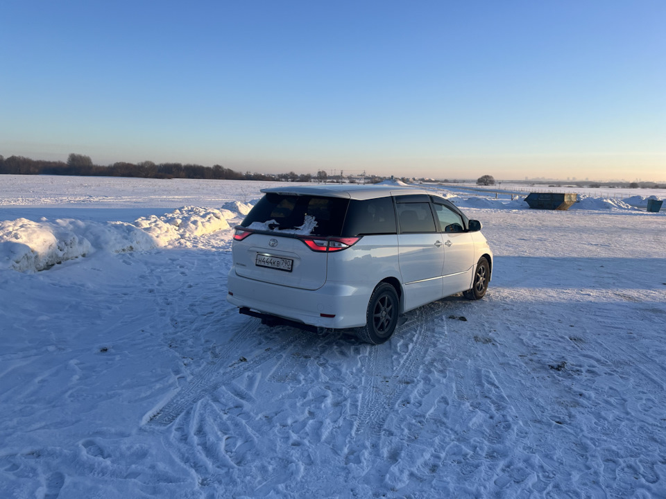 Фото в бортжурнале Toyota Estima (III)