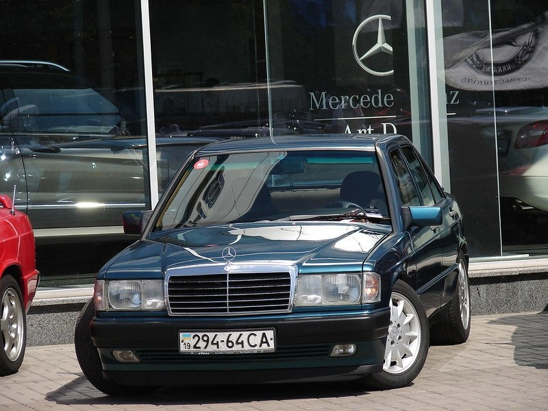 ПТФ в стоковом бампере — Mercedes-Benz 190 (W201)