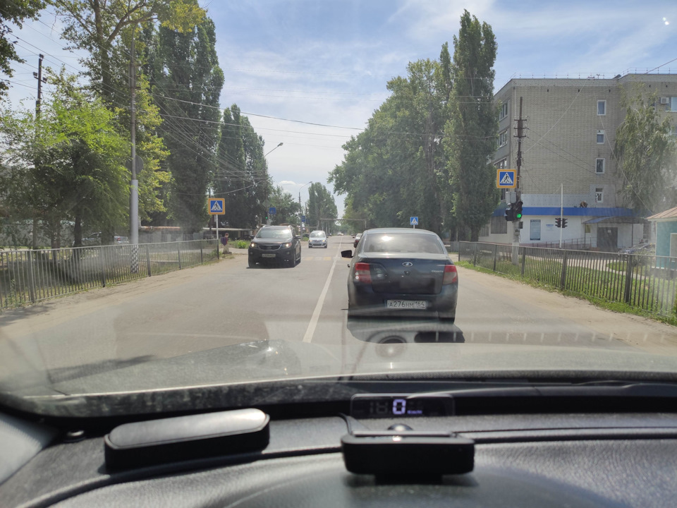 Соренто на всем пути встречается очень часто, но герба ни у кого нет — KIA Sorento (2G)