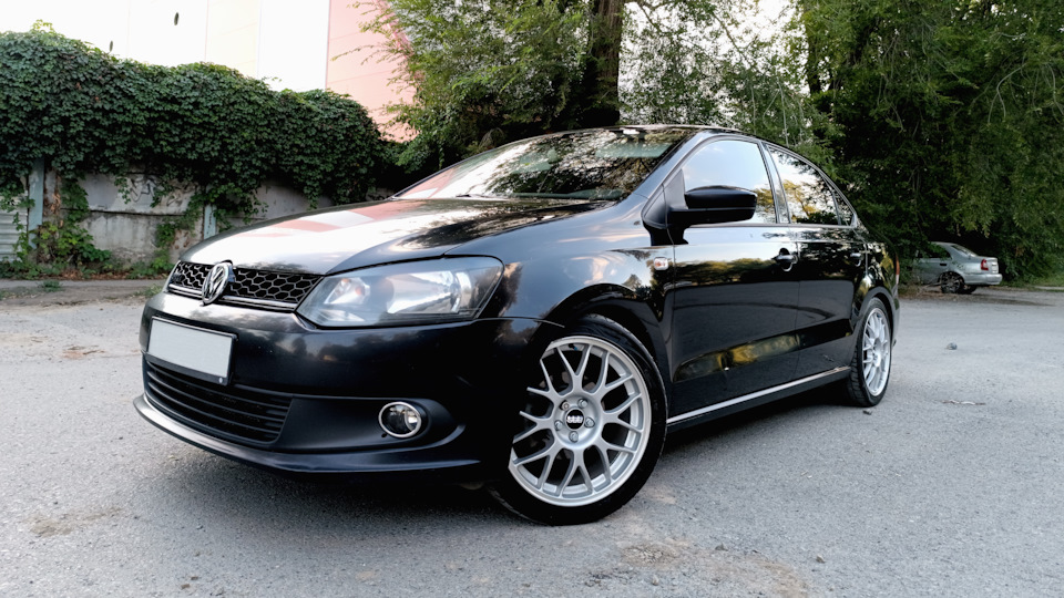 Volkswagen Polo Sedan Black 🐉