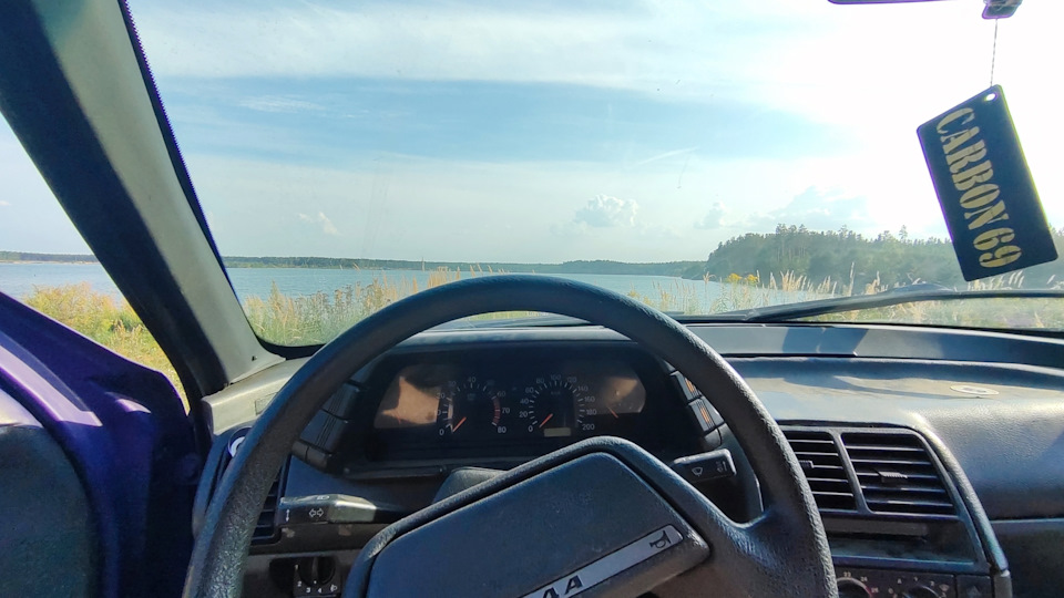 Фото из салона на озеро — Lada 21120