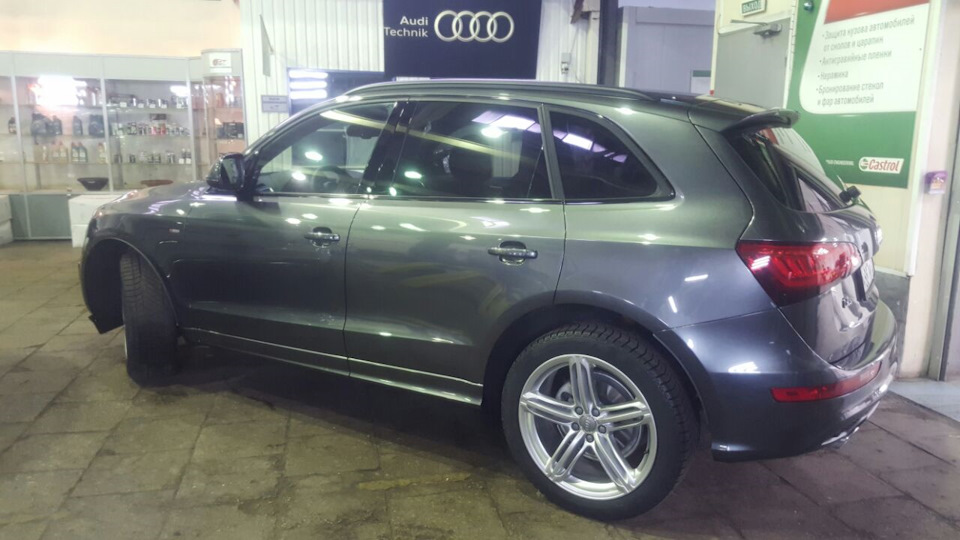 Фото в бортжурнале Audi Q5 (1G)