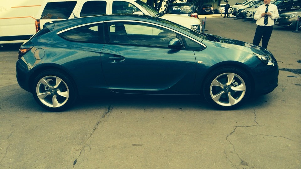 Opel Astra GTC 1.4AT turbo