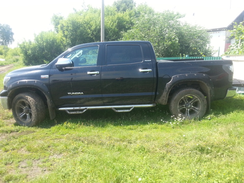 Фото в бортжурнале Toyota Tundra (II)