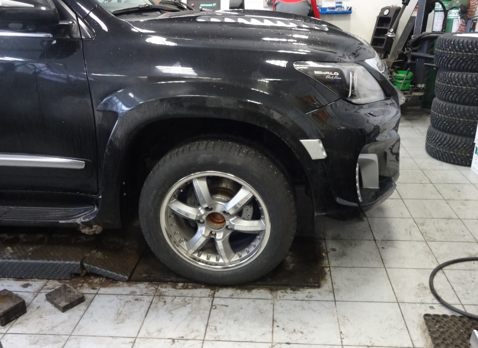 Фото в бортжурнале Lexus LX (URJ200/URJ201)