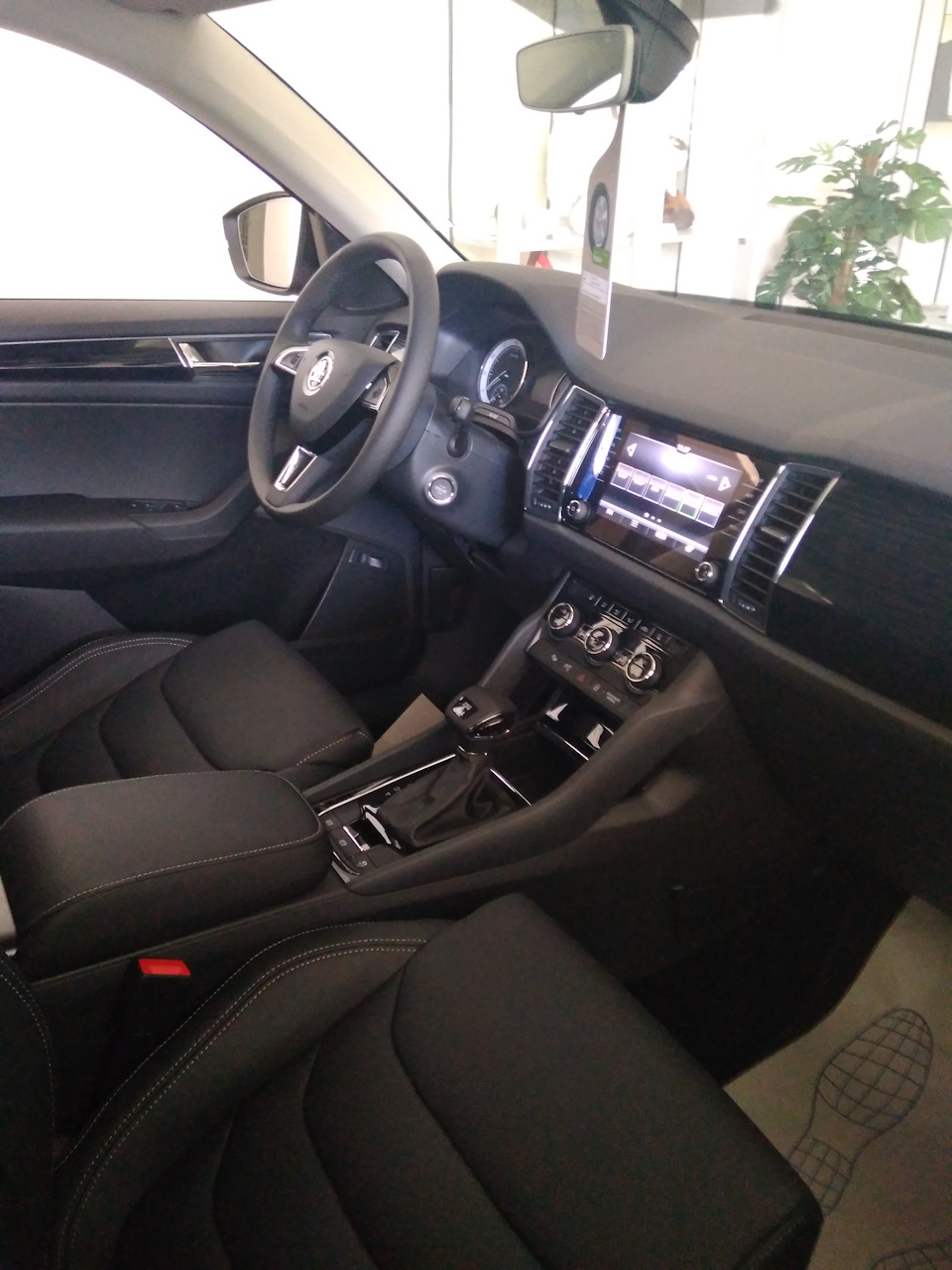 Фото в бортжурнале Toyota RAV4 (IV)