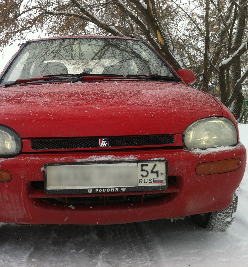 Не, не видел. — Mazda 121 III