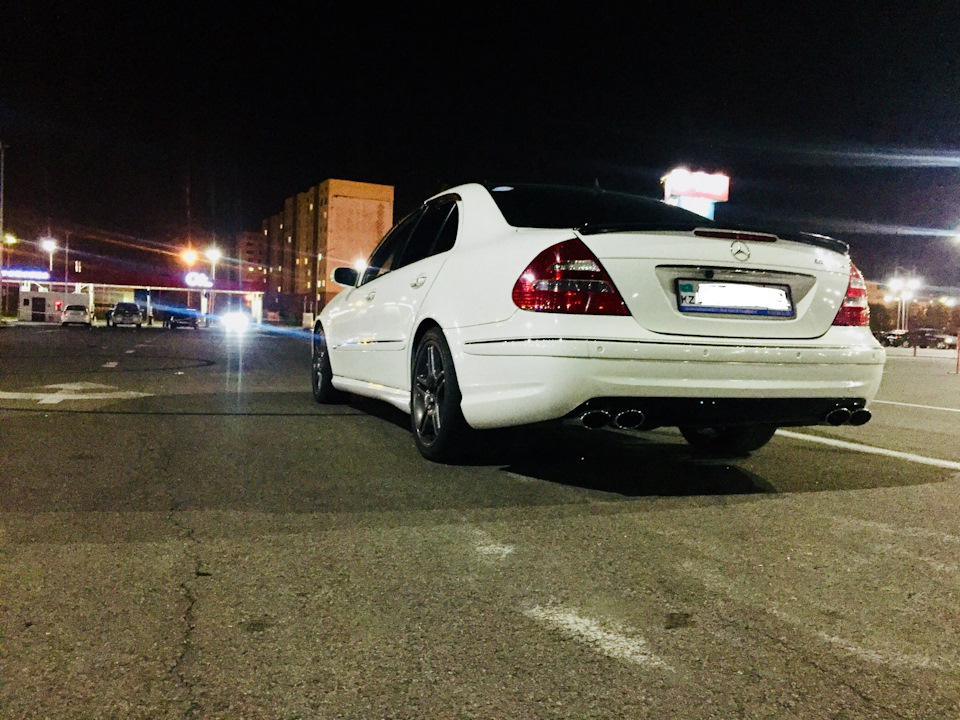 Фото в бортжурнале Mercedes-Benz E-Class (W211)