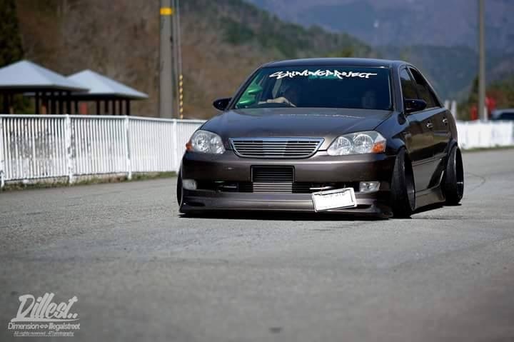 красавец — Toyota Mark II (110)
