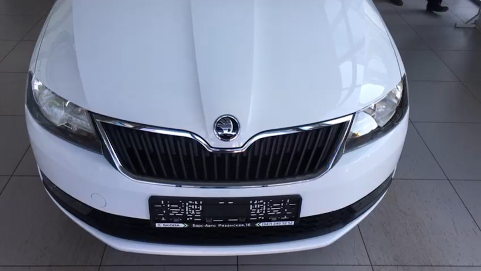 Skoda Rapid Типо панарамная крыша)))