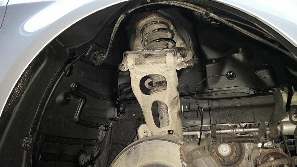 Передняя арка после нанесения подкрылков — Citroen C5 (2G)
