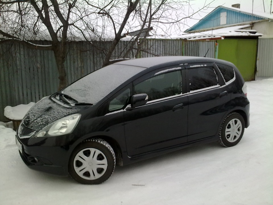 первые дни владения, полнейший сток. — Honda Fit (2G)
