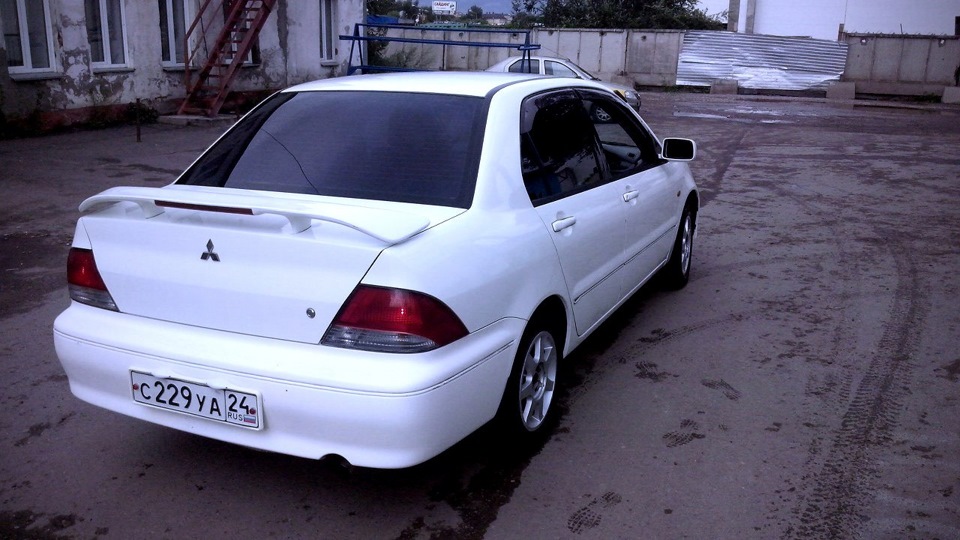 Mitsubishi Cedia Driver's school:)