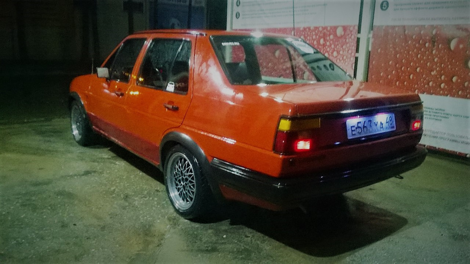 Очередная мойка, правда потом пошел дождь. Все мы в душе шаманы)) — Volkswagen Jetta II