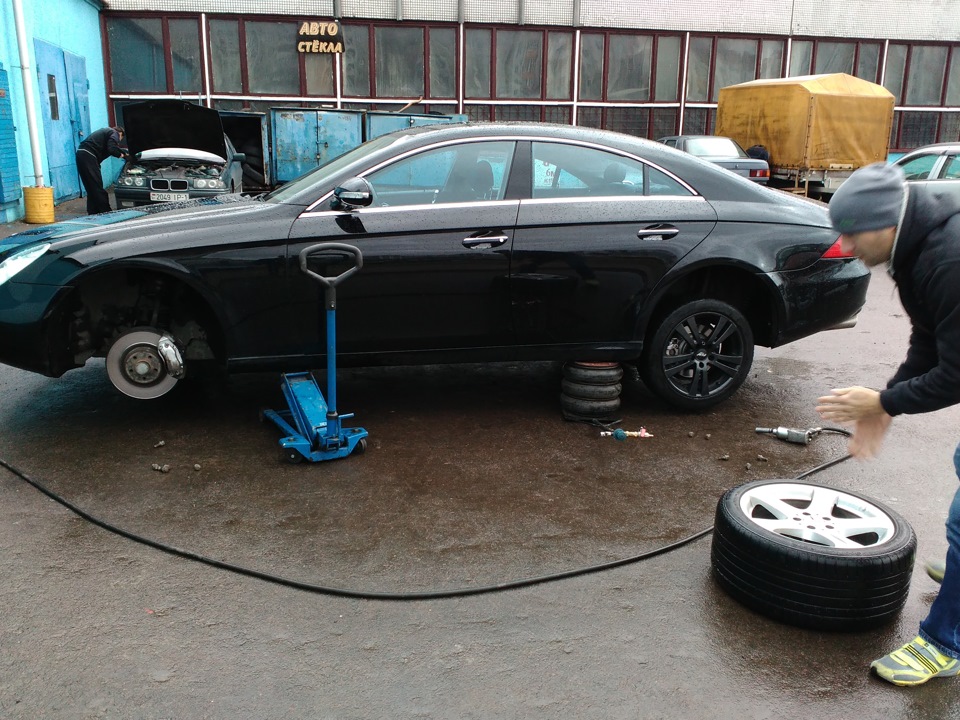 Фото в бортжурнале Mercedes-Benz CLS (W219)