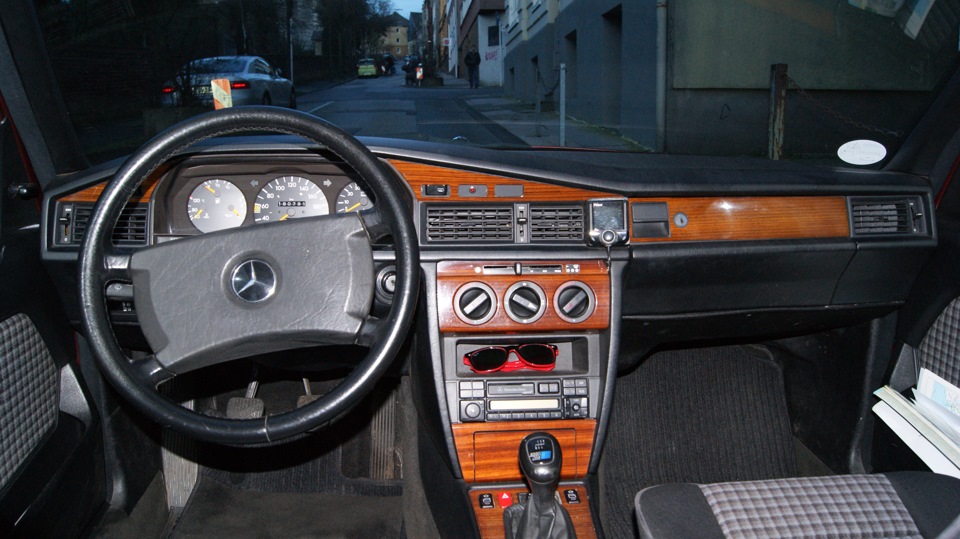 Фото в бортжурнале Mercedes-Benz 190 (W201)