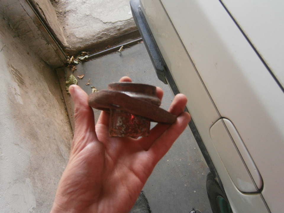 … — Nissan Skyline (R30)