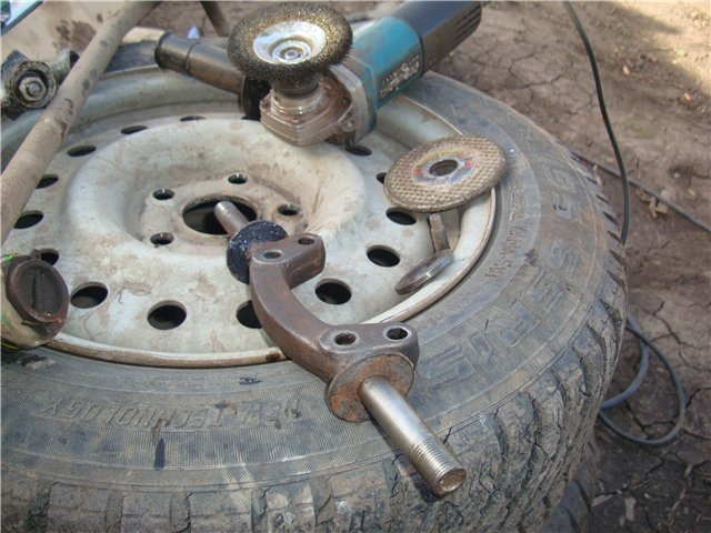 9 — GAZ 3110
